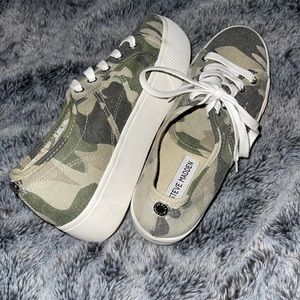 Steve Madden camo platform sneakers